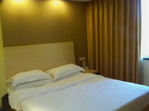 成都安逸158酒店抚琴店主图