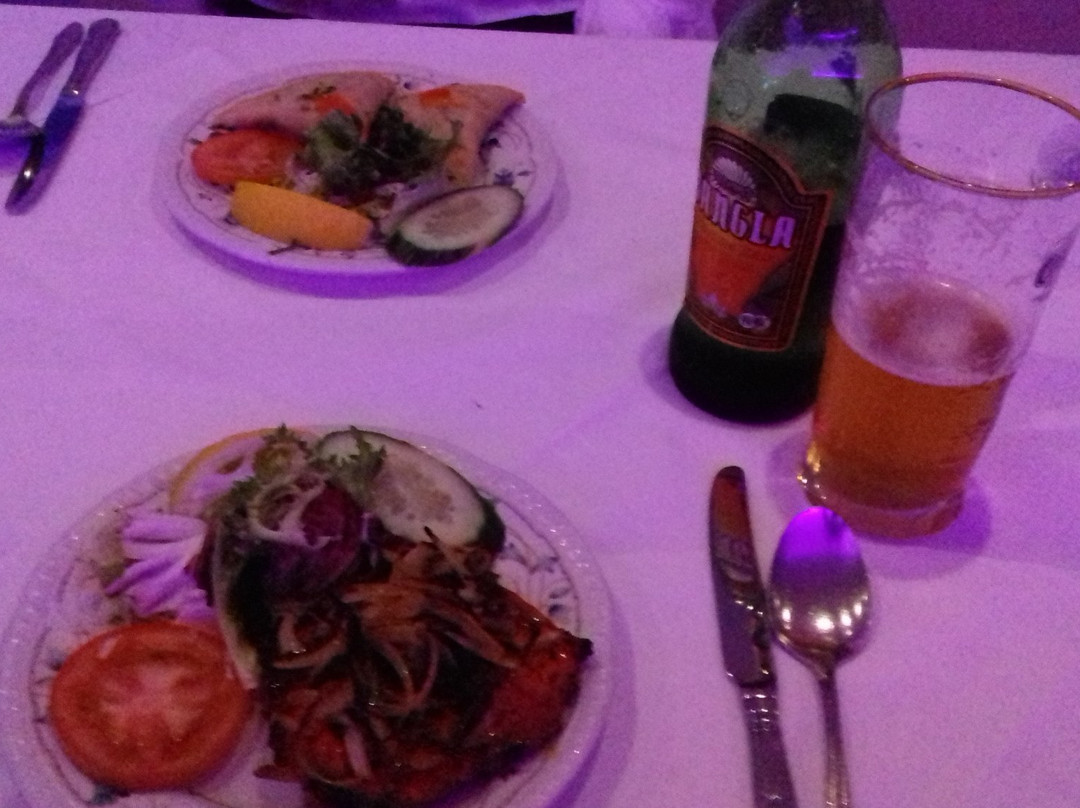 Monty's Curry Centre