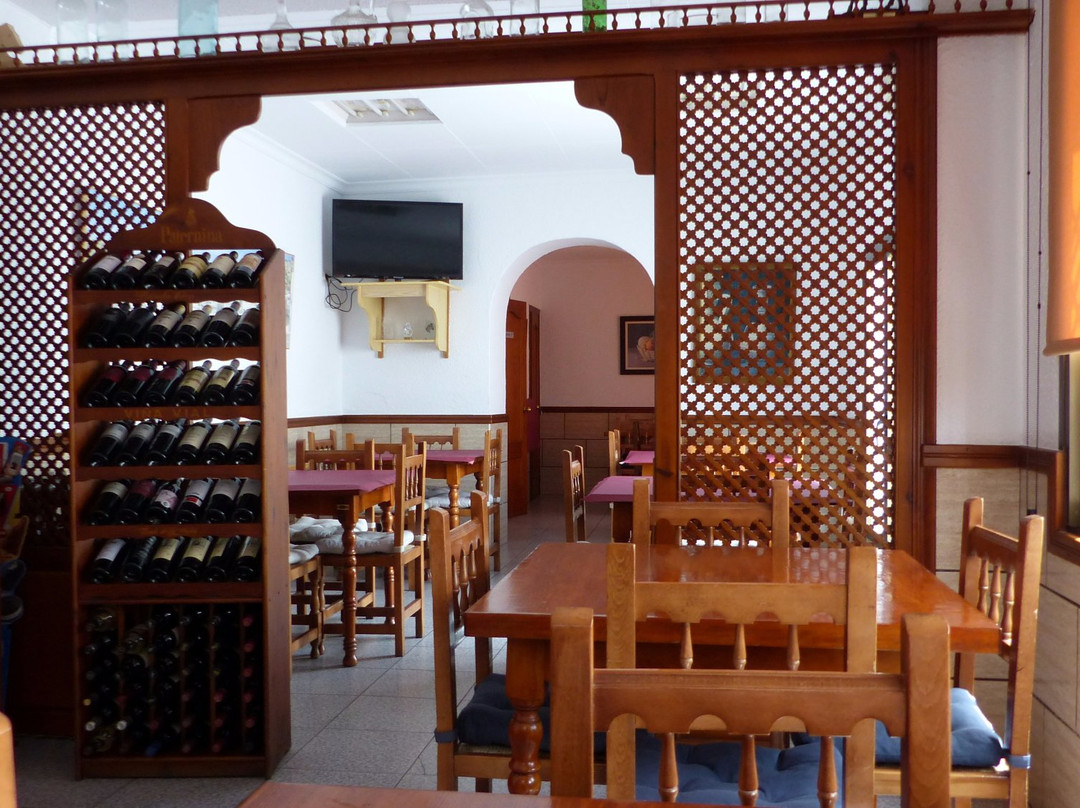 Enix餐馆和美食-Café Bar El Cuartel