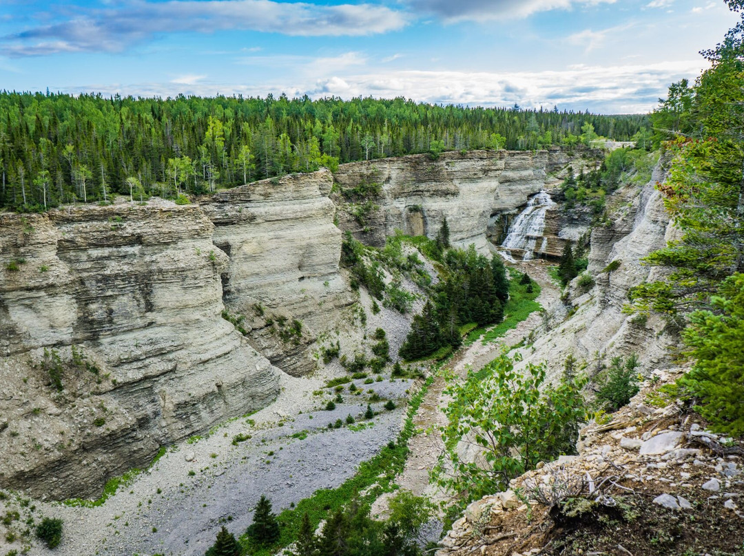 Les Falaises-Port-Menier必去景点