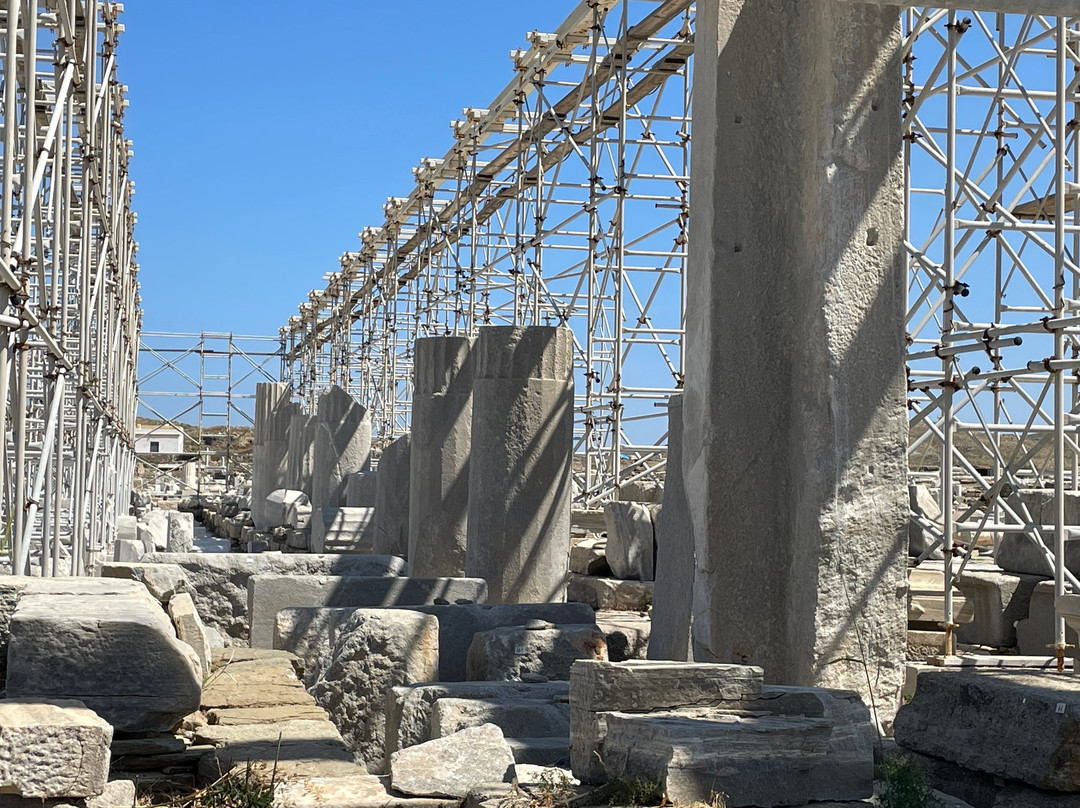 Portico Of Philip V-提洛岛必去景点