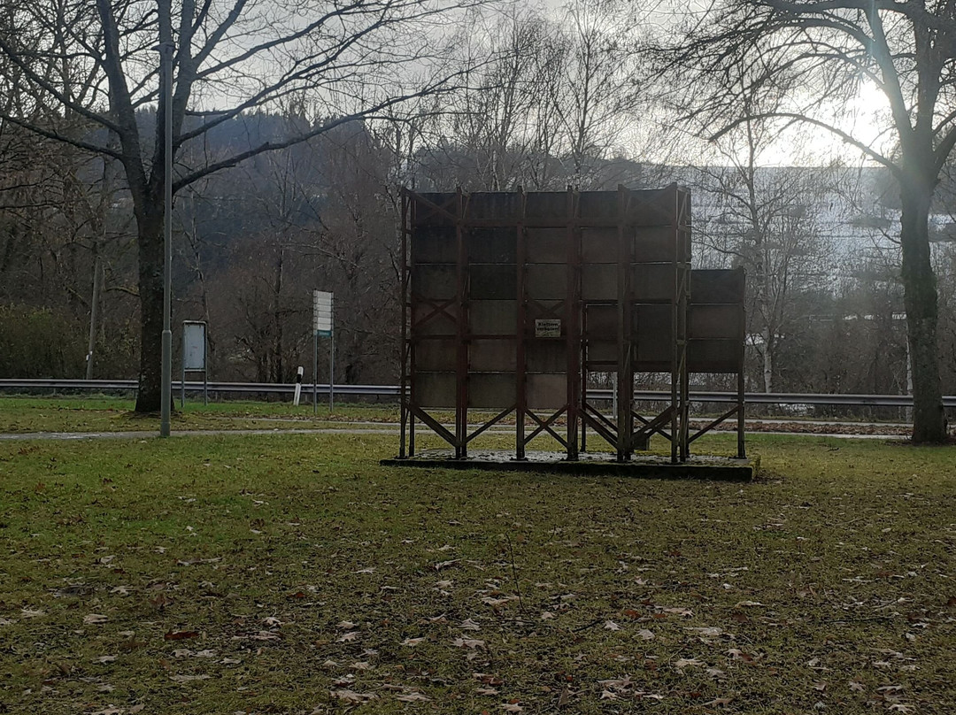 Skulptur "Schleierwerk"-Bann必去景点