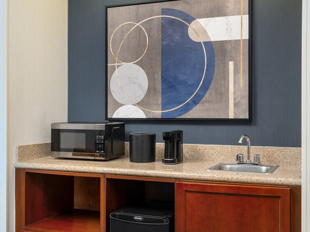 金斯顿万怡酒店主图