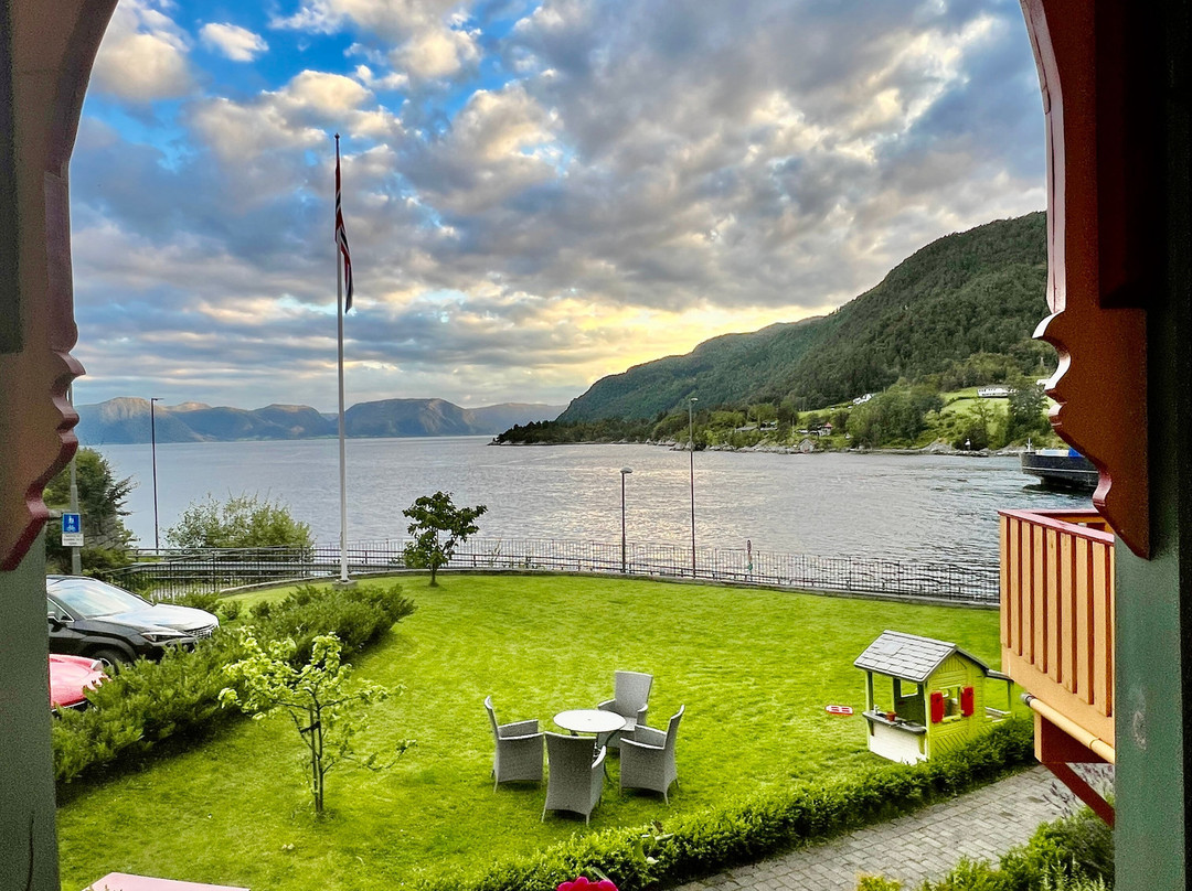 Lavik Fjord Hotel主图