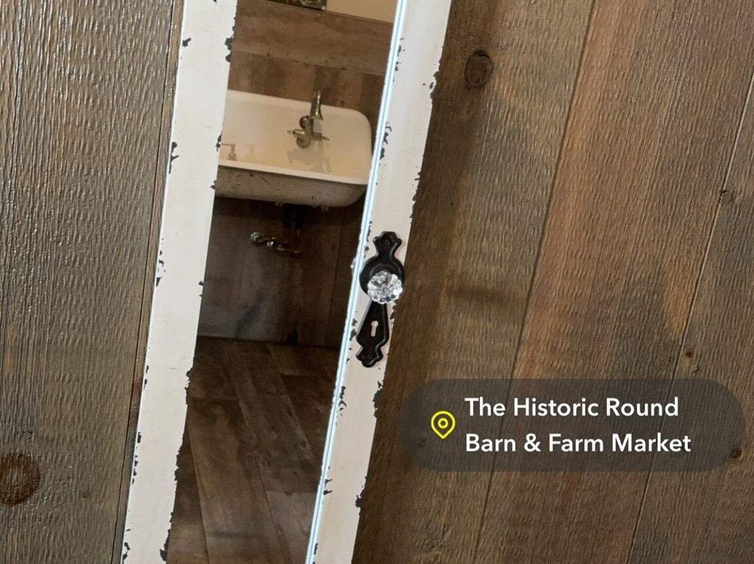 The Historic Round Barn & Farm Market景点图片