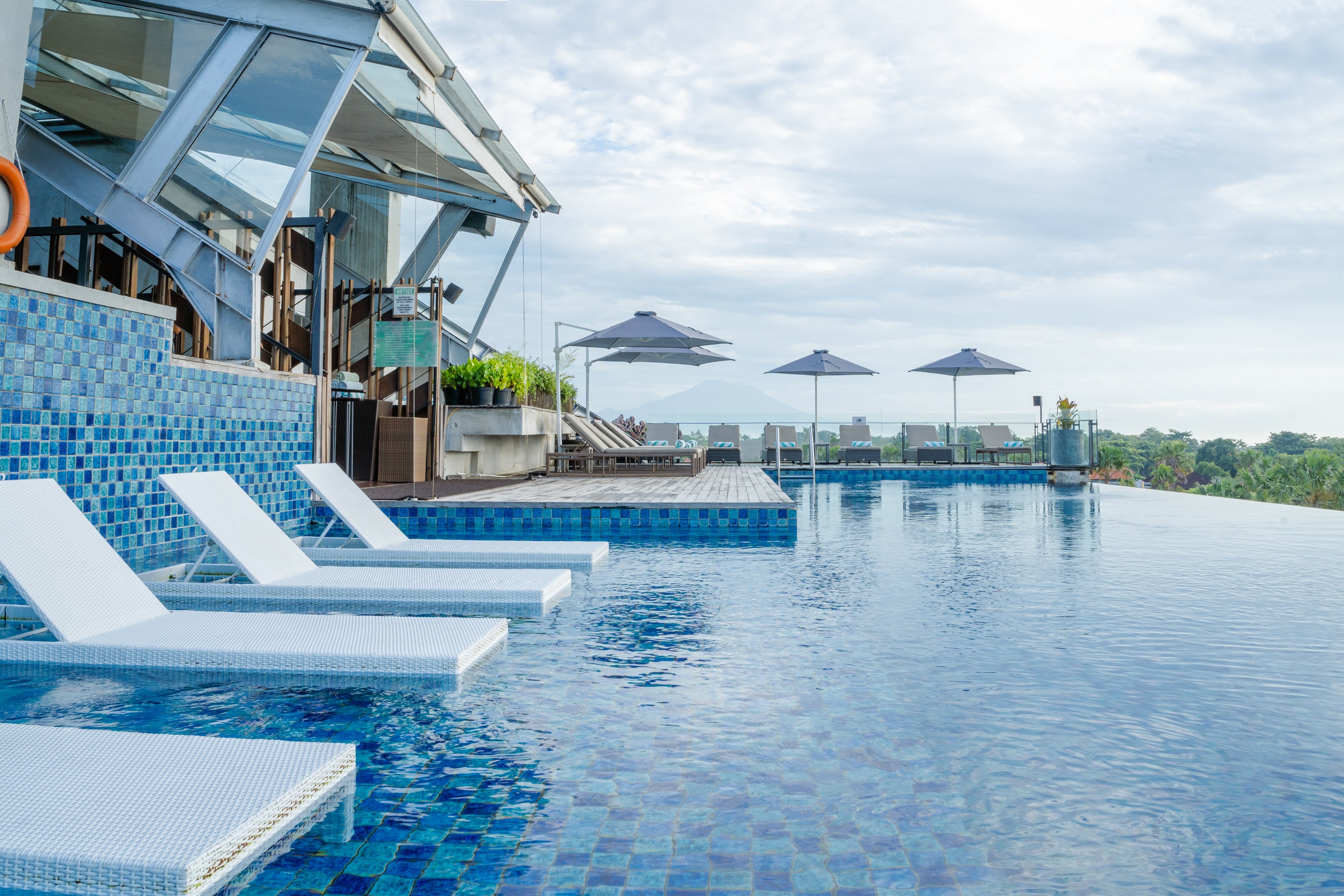 ARTOTEL Sanur-泳池