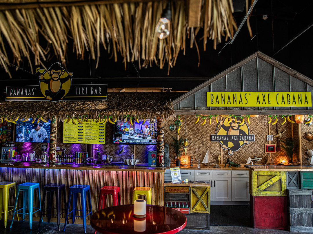 Bananas' Axe Cabana - Axe Throwing-奥兰多必去景点