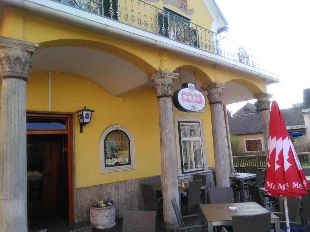 Ehrenhausen酒店住宿-Zur Goldenen Krone