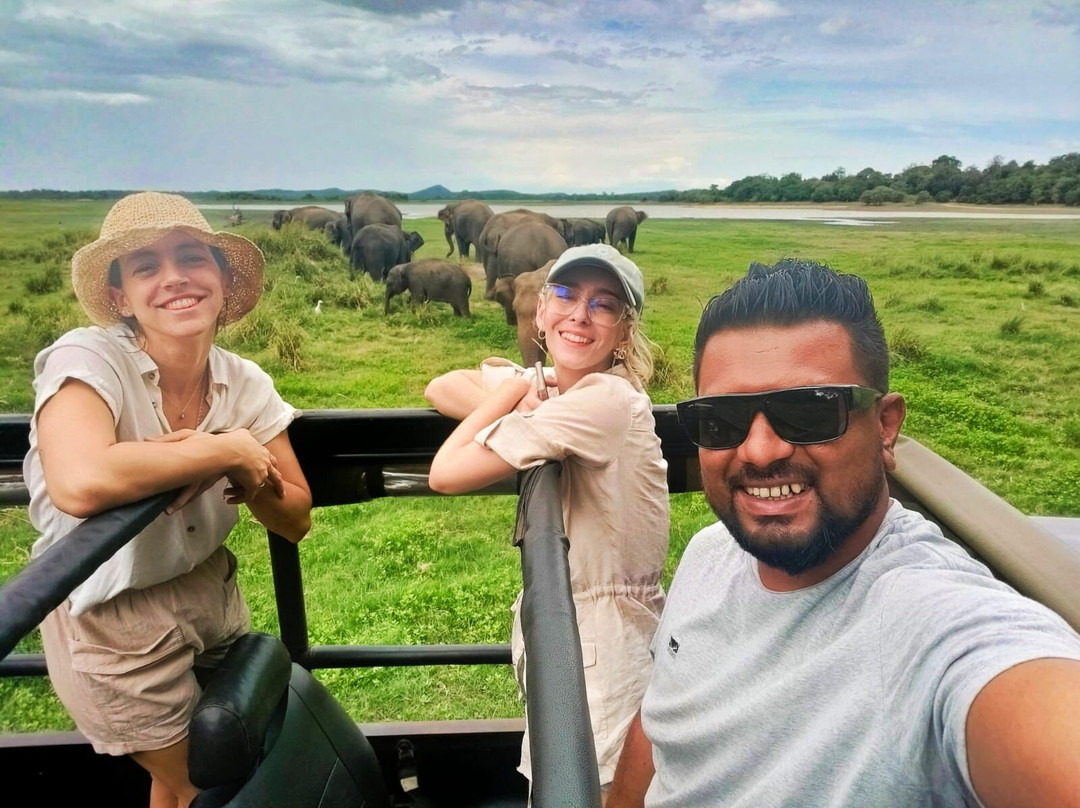 Ceylon Tourguide Drivers-Dompe必去景点