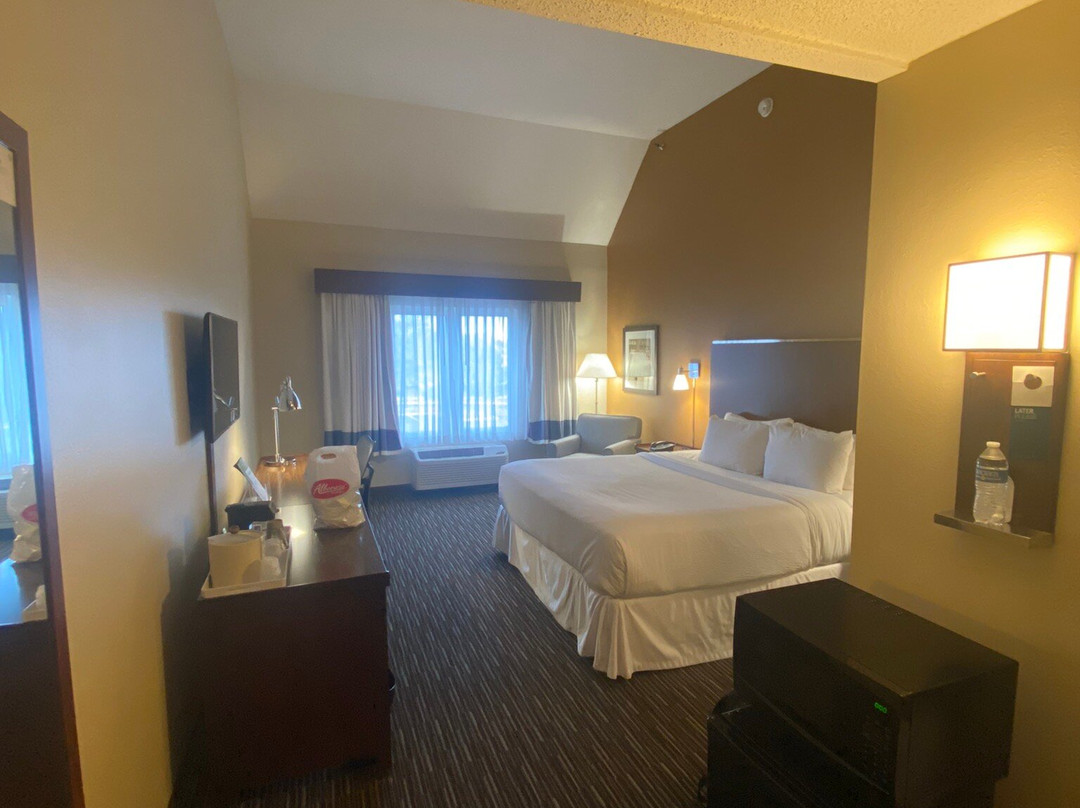 布法罗格罗夫温德姆花园酒店主图