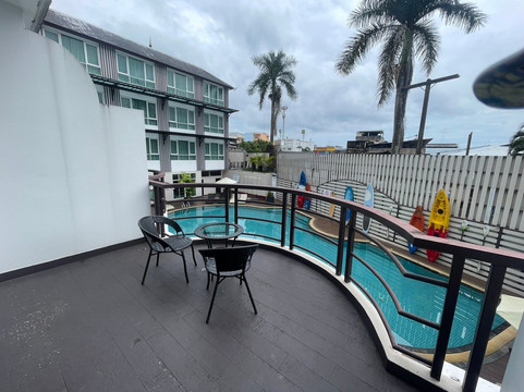 春蓬爱特易酒店主图