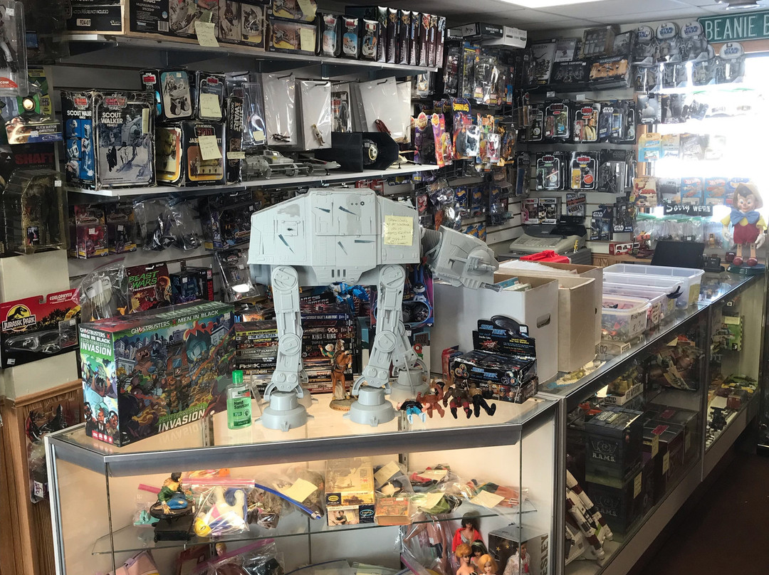 K&B Toys and Collectibles-Menomonie必去景点
