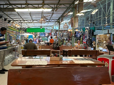 芭堤雅夜市-芭堤雅必去景点