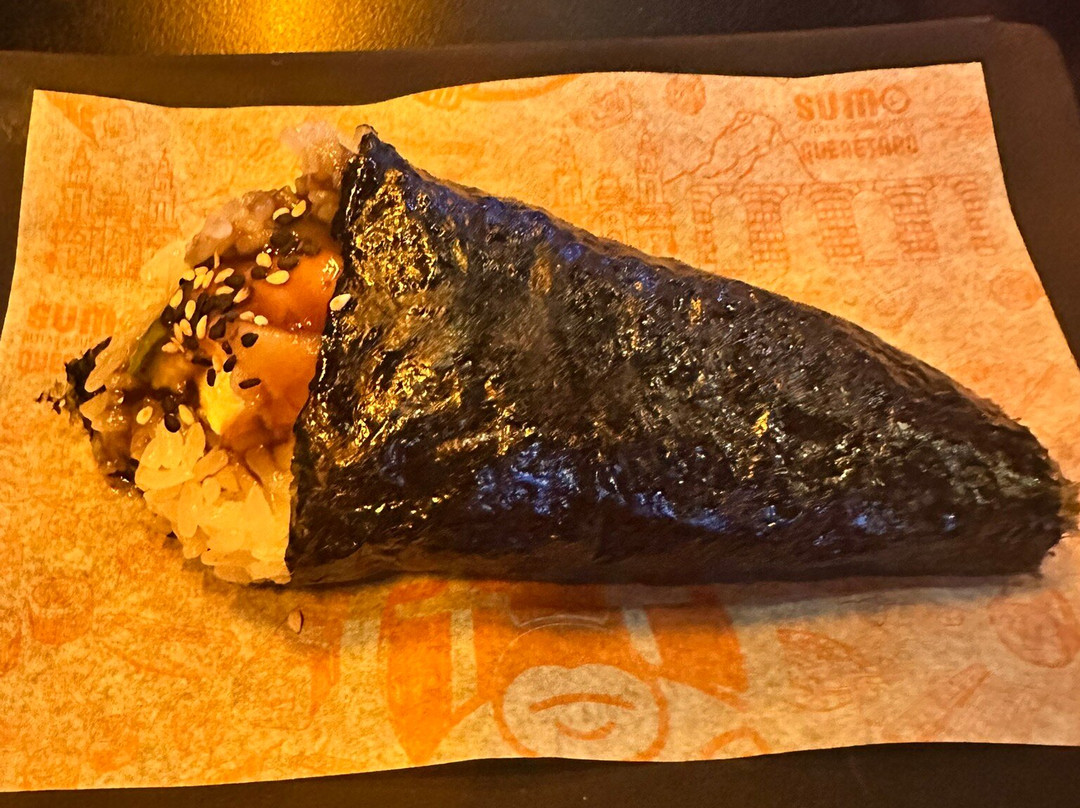 SUMO Alitas & Sushi Buffet