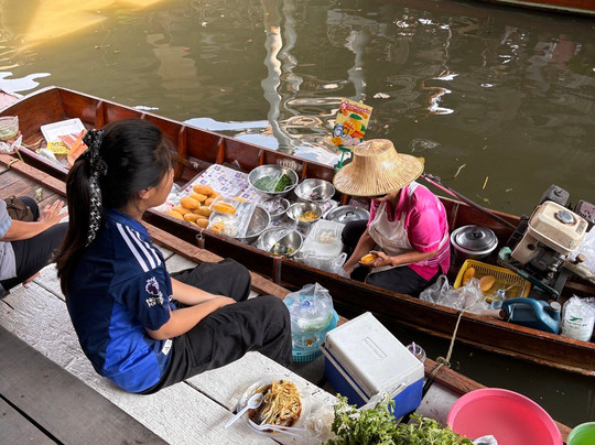 赛寺院水上集市-曼谷必去景点