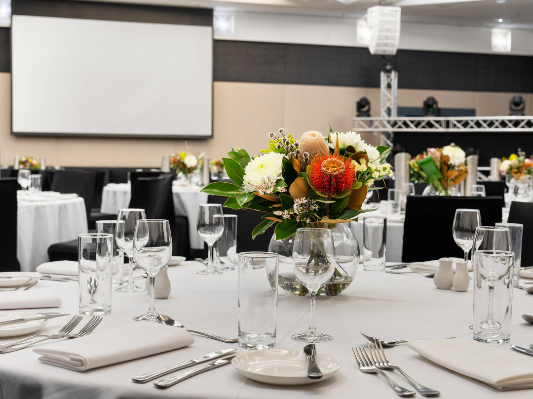 冲浪者天堂皇冠假日酒店主图