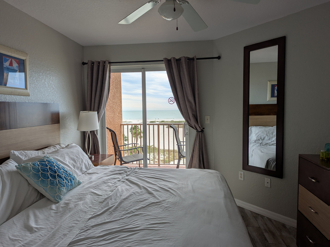 冲浪海滩度假酒店主图