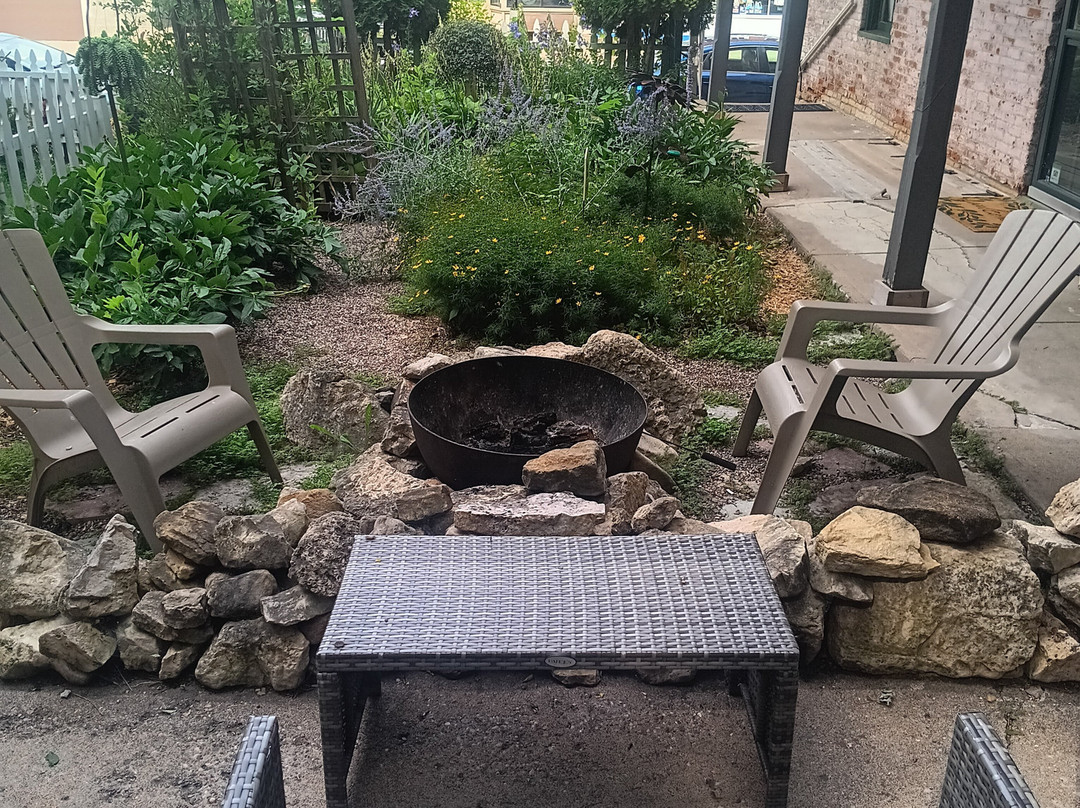 Blue Door Inn Alma主图