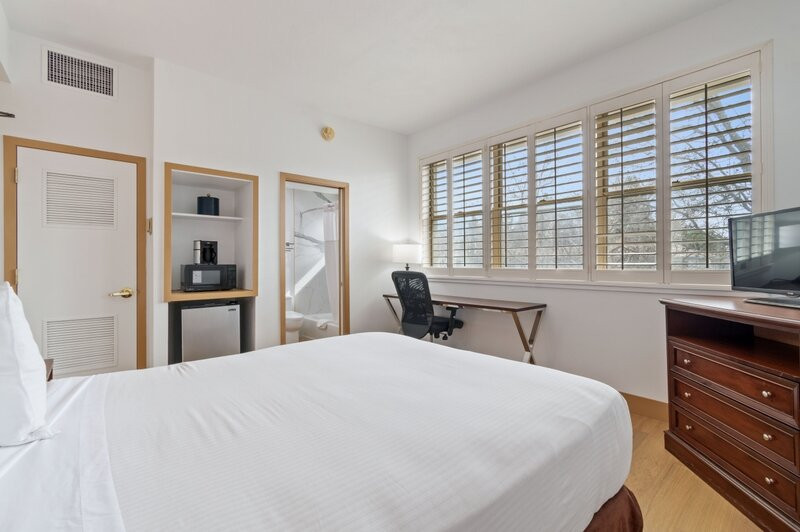 Lions Gate Hotel主图