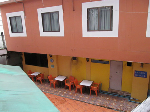 曼谷萨瓦斯德饭店主图