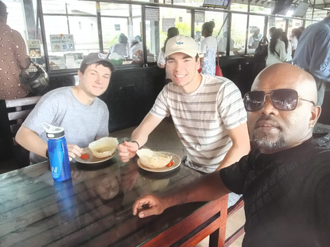 Theo Tuk Tuk Tours-康提必去景点