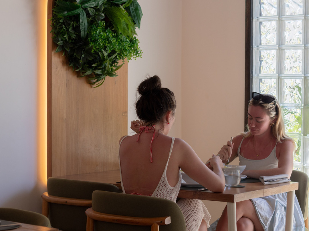 Aanu Restaurant & Bar