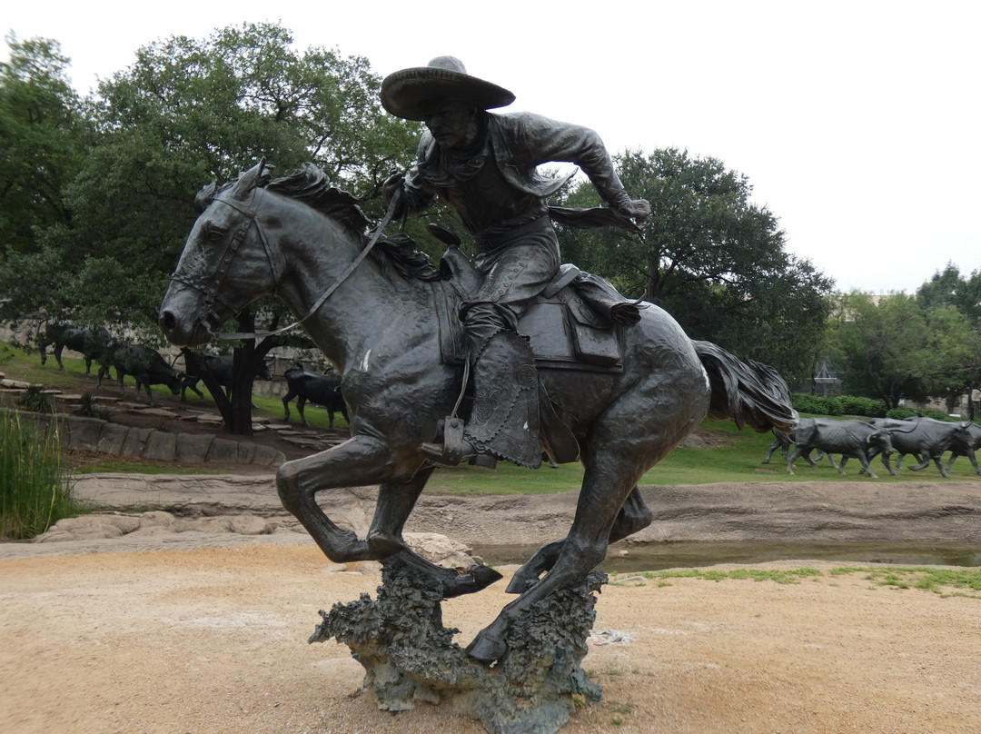 Dallas Cattle Drive Sculptures-达拉斯必去景点