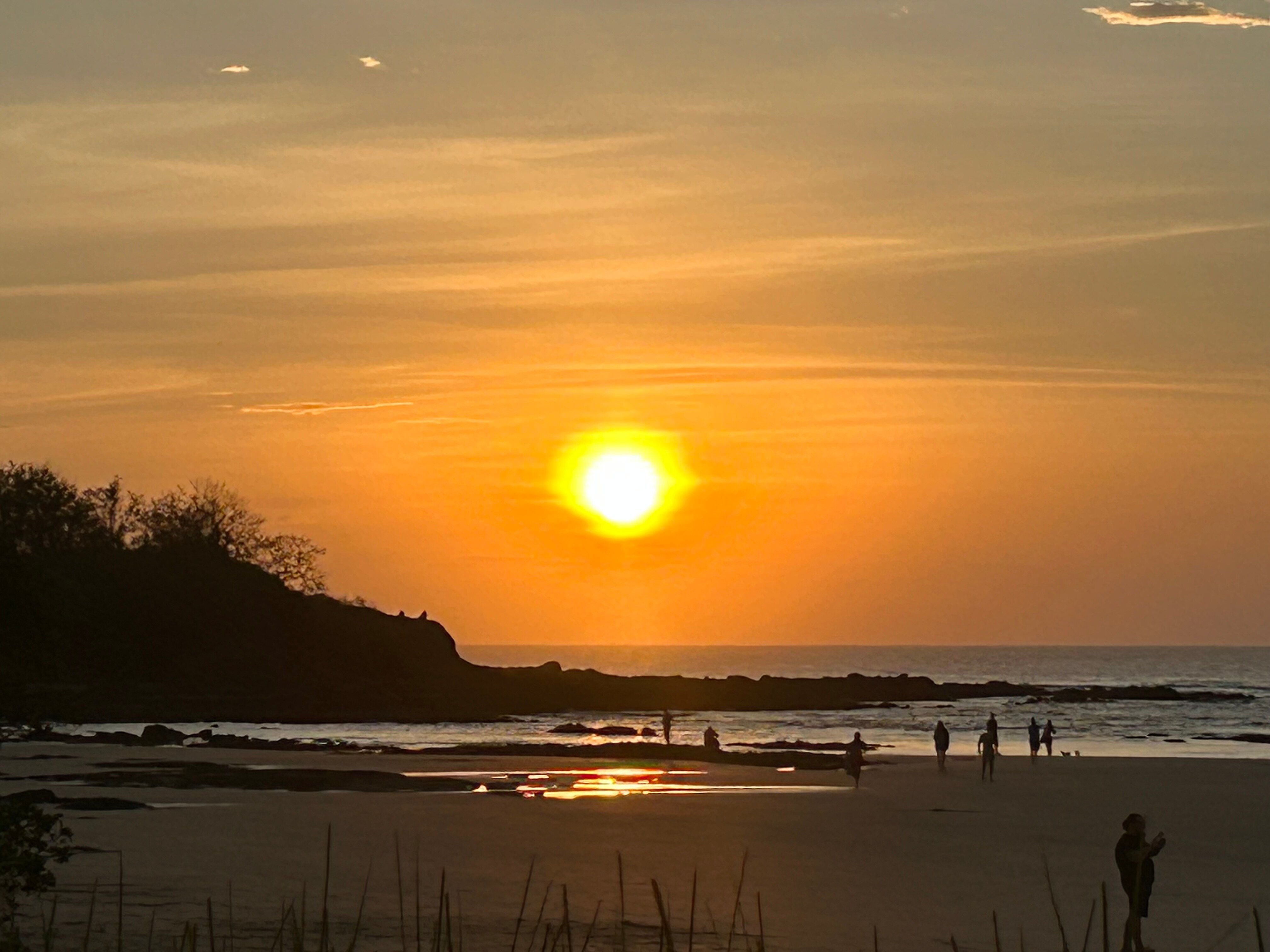 Capitán Suizo Beachfront Boutique Hotel-泳池