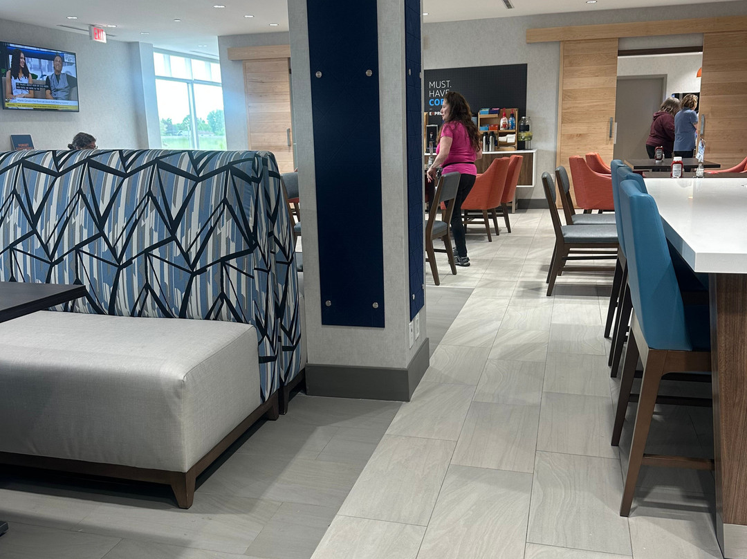 Holiday Inn Express & Suites Ottawa East - Orleans By IHG主图