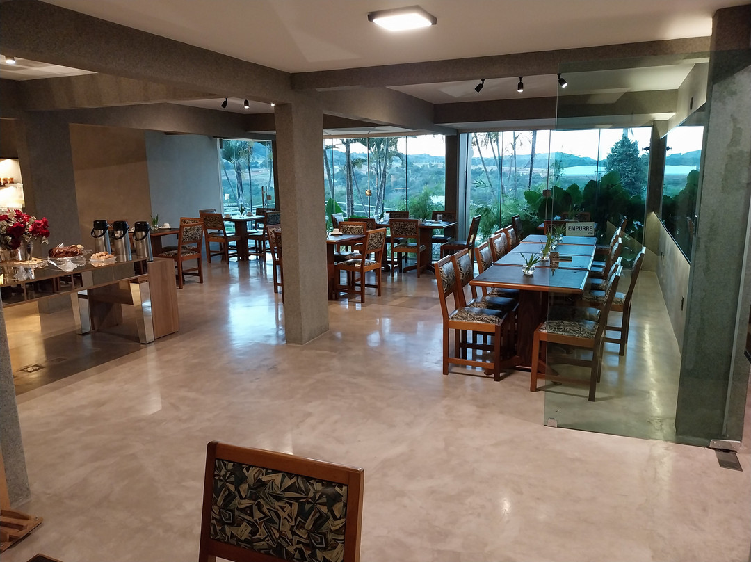 Serrano's Park Hotel主图