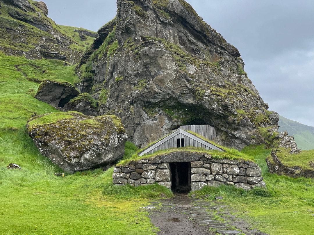 Rútshellir Cave-Skogar必去景点
