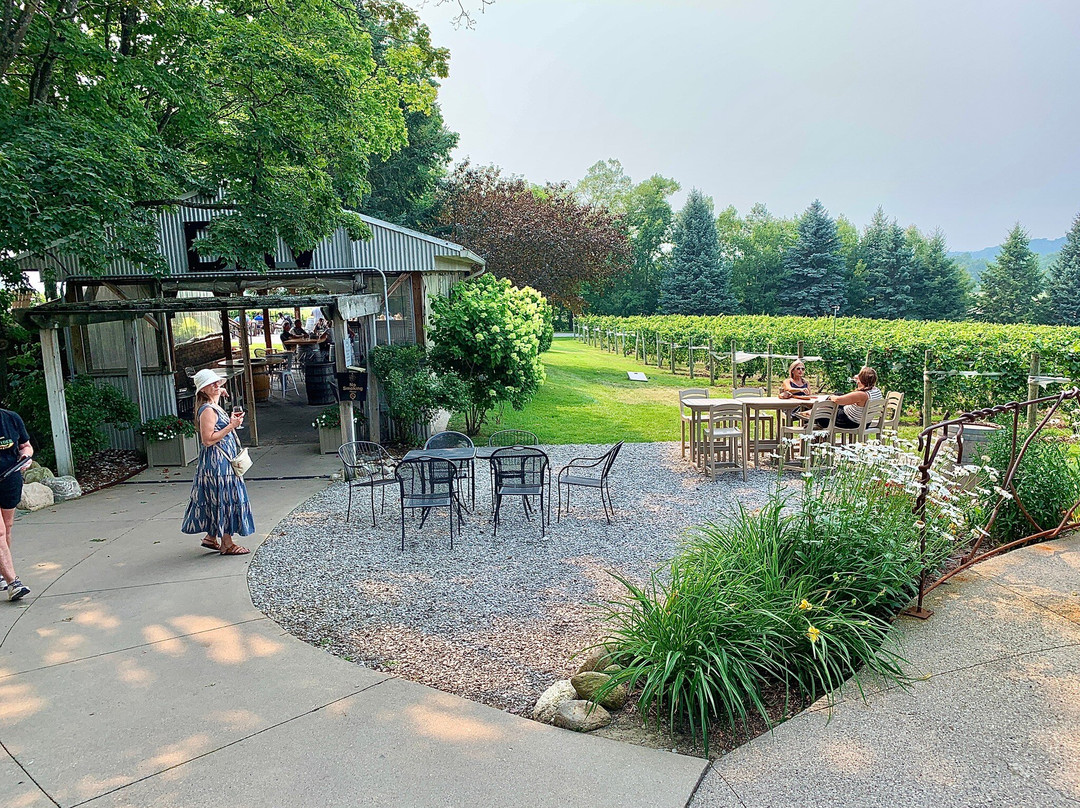 Bowers Harbor Vineyards-特拉弗斯城必去景点