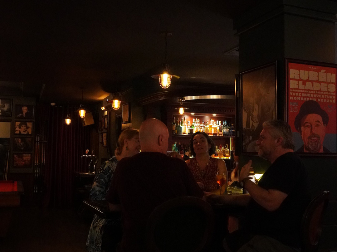 El Baron - Whiskey & Cigar Lounge