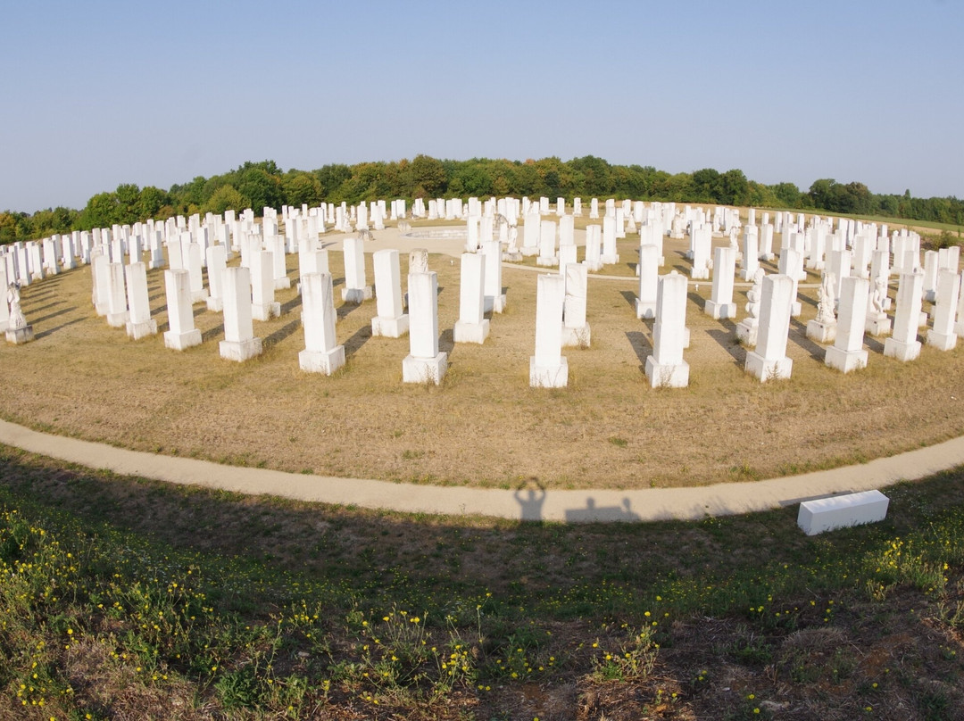 La Pierre de Crazannes-Crazannes必去景点