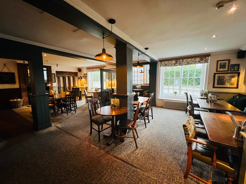 Innkeeper's Collection旗下古门旅馆主图