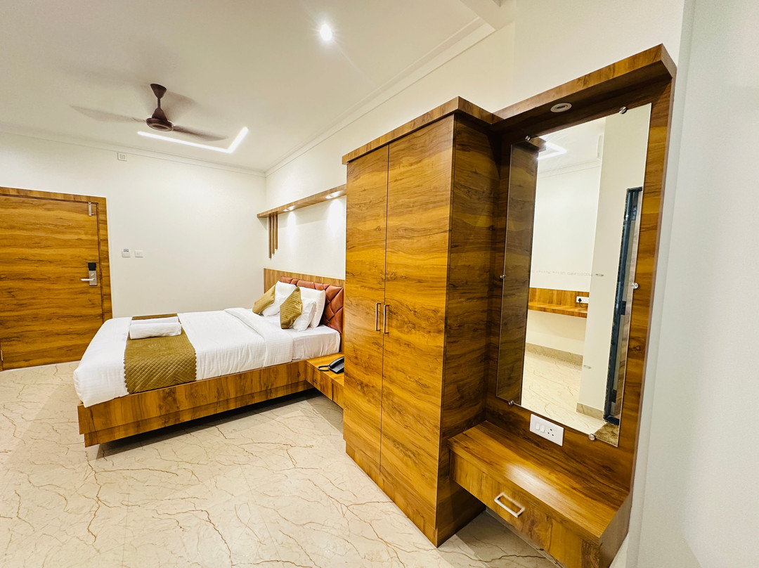 Shambhavi Hotel & Convention Centre