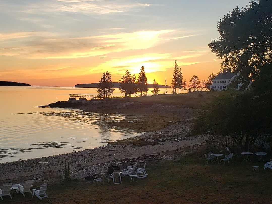 The Moorings Inn Waterfront主图