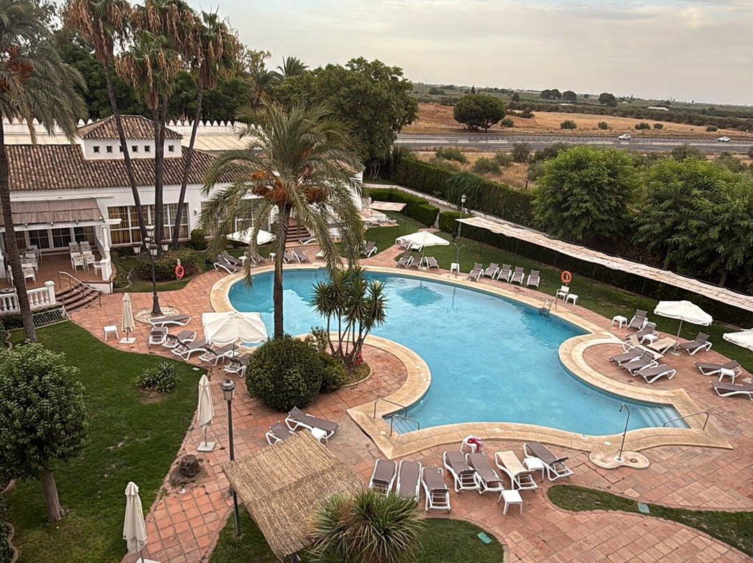 阿瓦德斯贝纳卡松酒店主图