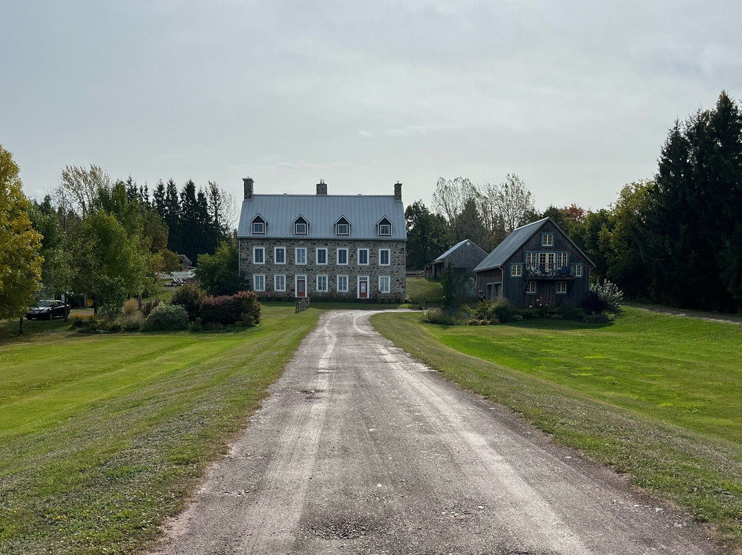 Le Canadien Bed & Breakfast