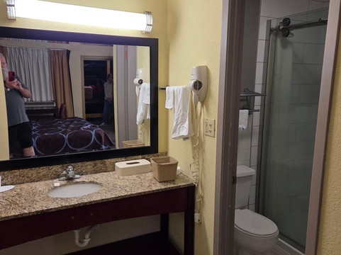 劳雷尔速8酒店主图