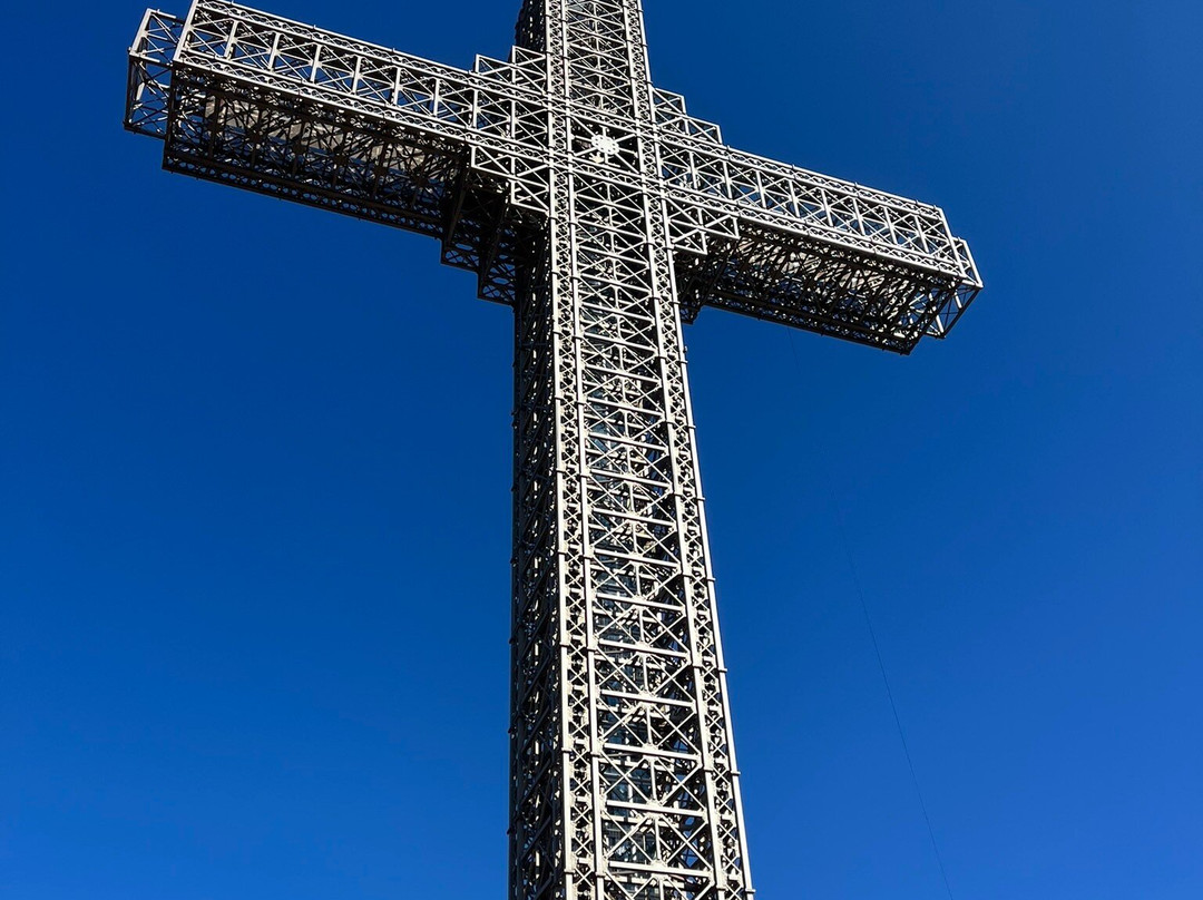 Millennium Cross-斯科普里必去景点