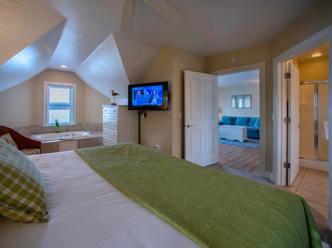 Edgewater Resort主图