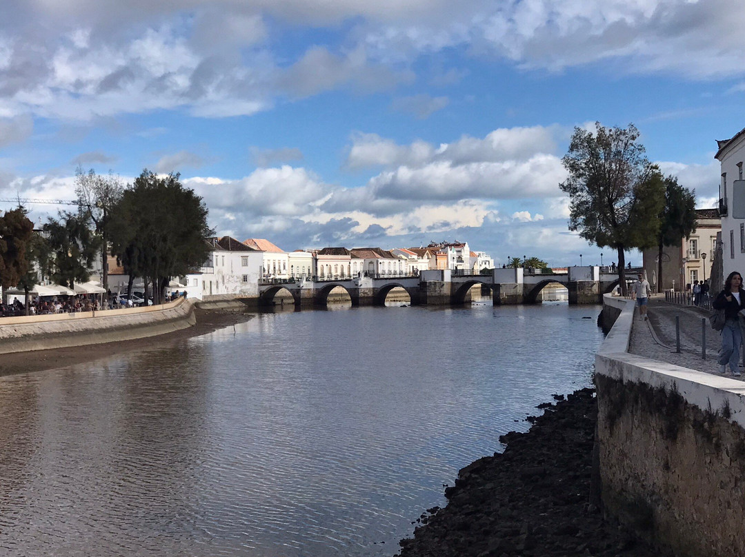 Follow Me Tours-阿尔布赞拉必去景点