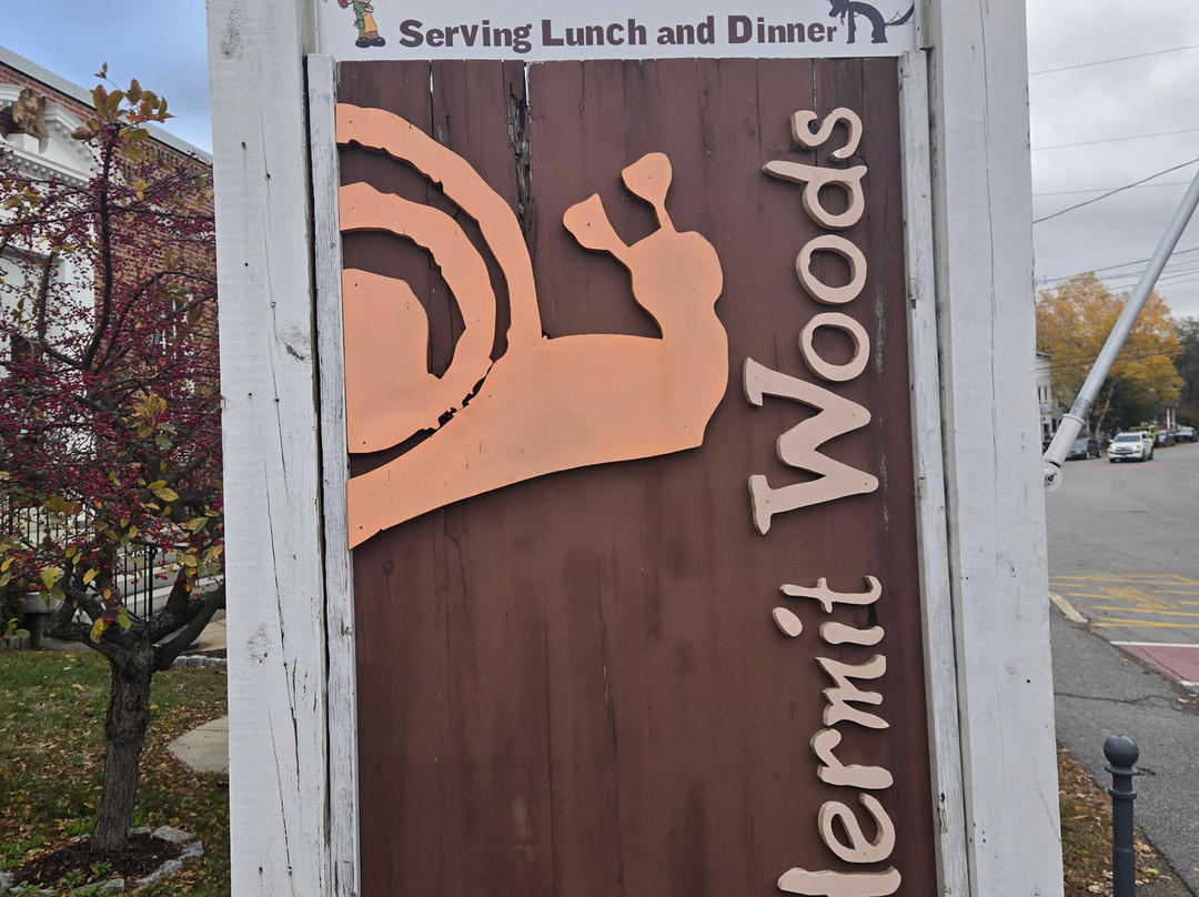 Hermit Woods Winery & Eatery-梅勒迪斯必去景点