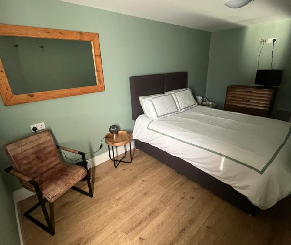 Axe & Compass Lodge主图