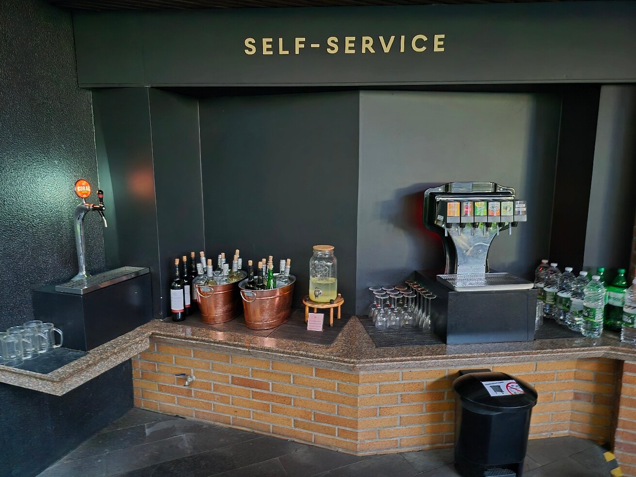 Calheta Beach-官方