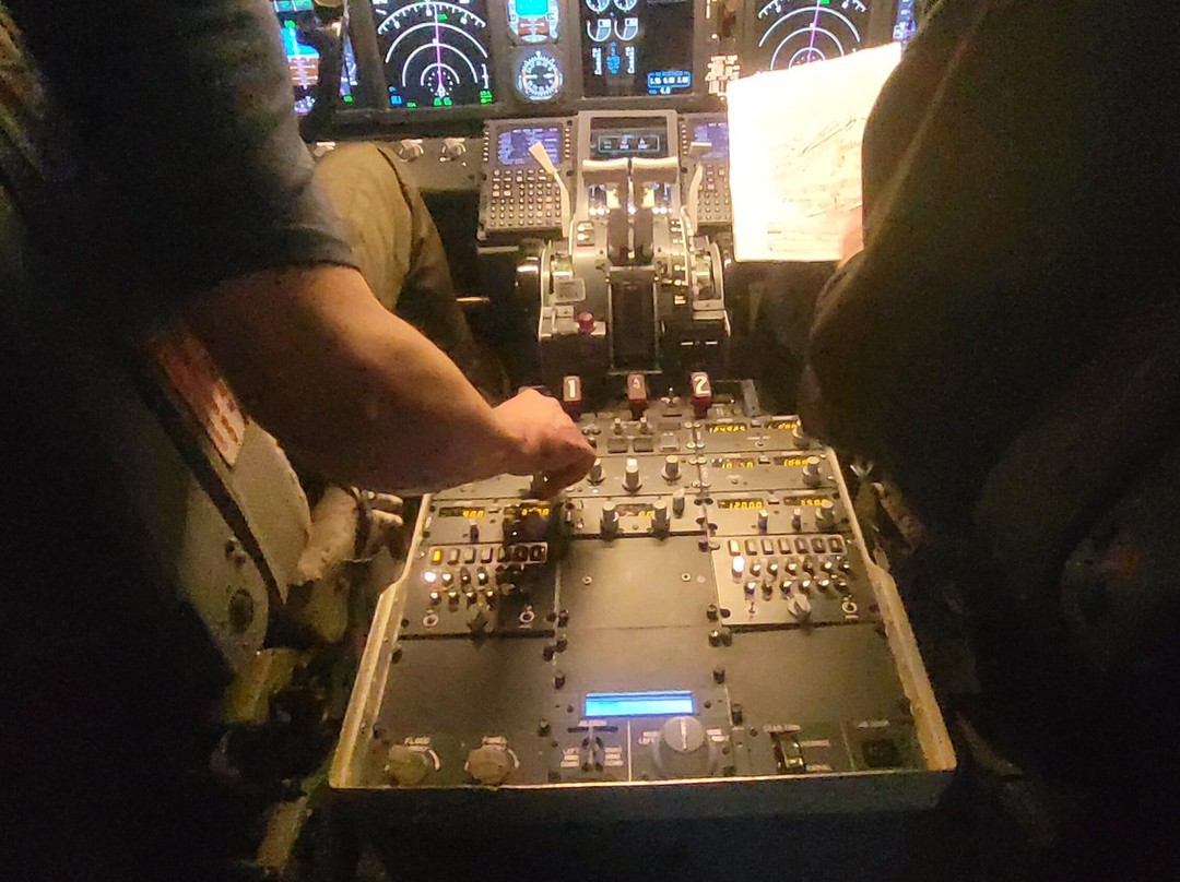 Deeside Flight Simulators-埃尔斯米尔港必去景点