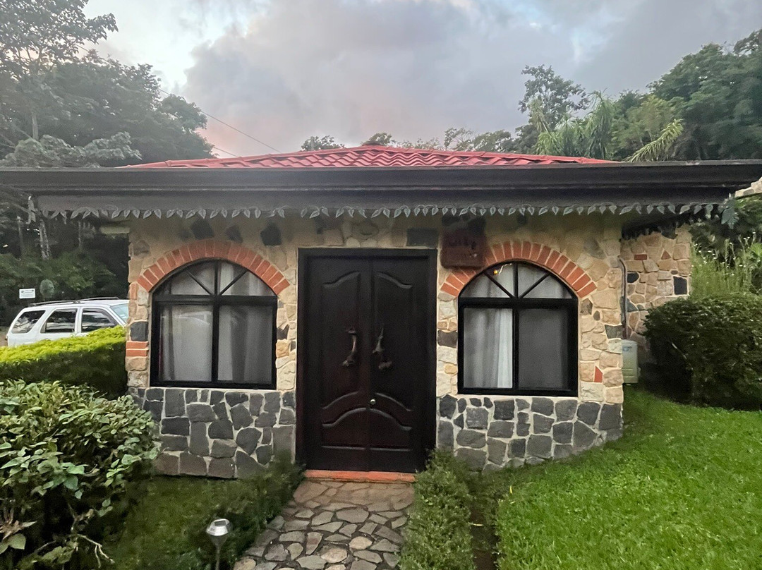 Gingerbread Hotel主图