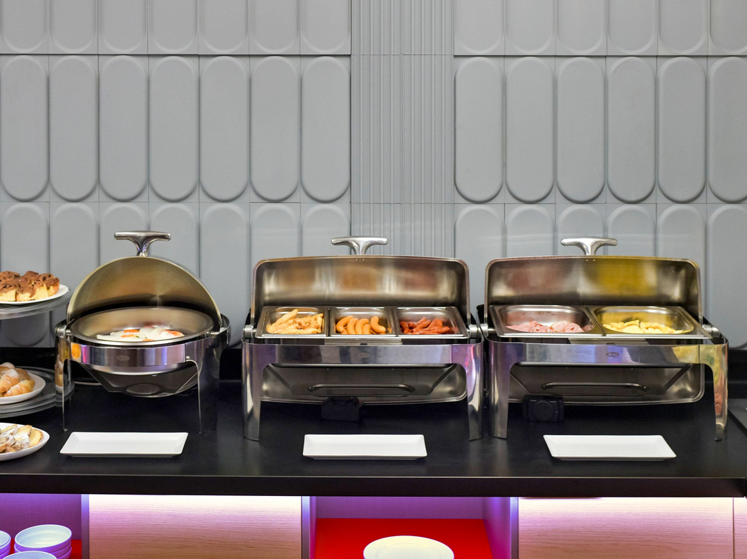 宜必思尚品皮特什蒂阿尔杰什酒店主图