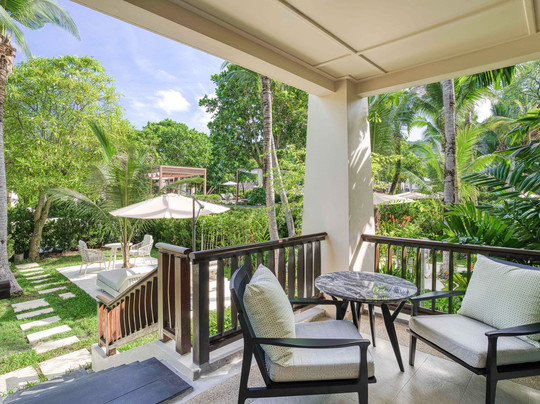 利亚纳温泉度假酒店主图